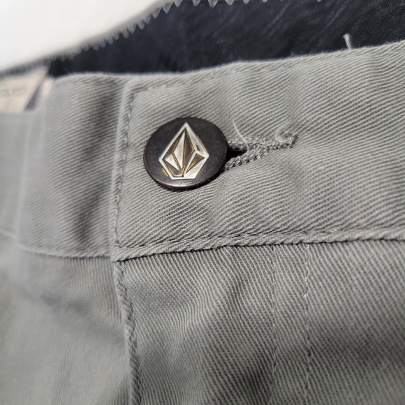 Volcom True To This Flat Front Gray Shorts 38 EUC Stretch - Picture 3 of 9